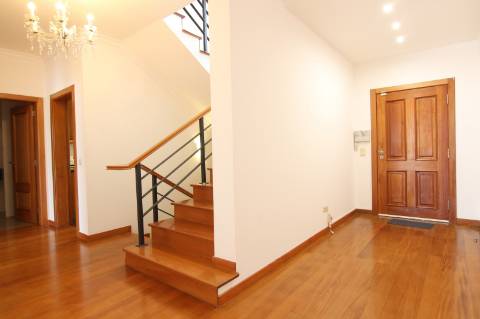 Moradia T3+1 em Condomínio Fechado nas Virtudes