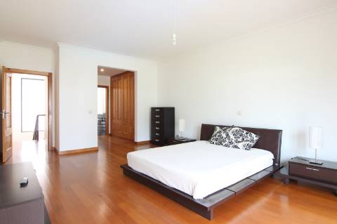 Moradia T3+1 em Condomínio Fechado nas Virtudes