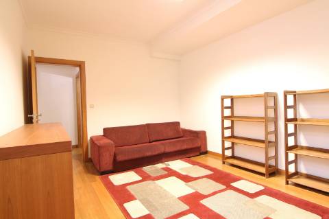 Moradia T3+1 em Condomínio Fechado nas Virtudes