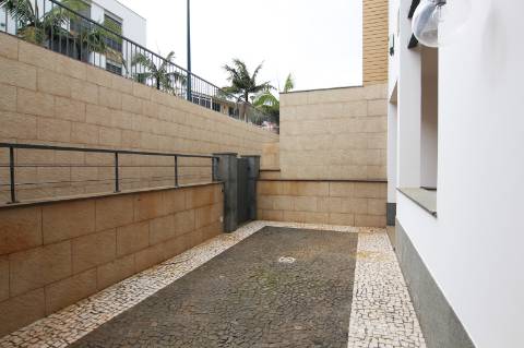 Moradia T3+1 em Condomínio Fechado nas Virtudes