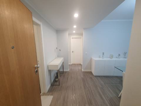 Apartamento de Luxo T2+1 em São Martinho