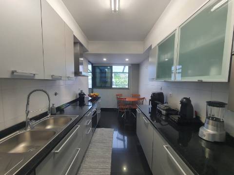 Apartamento de Luxo T2+1 em São Martinho