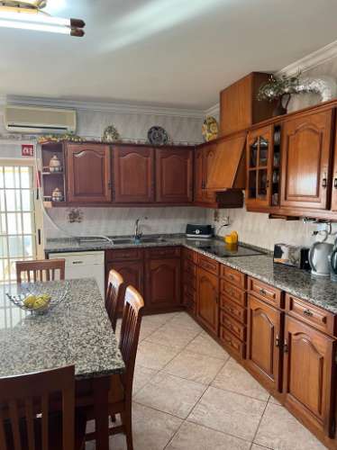 Excelente moradia isolada para rentabilizar em Albufeira, perto da praia