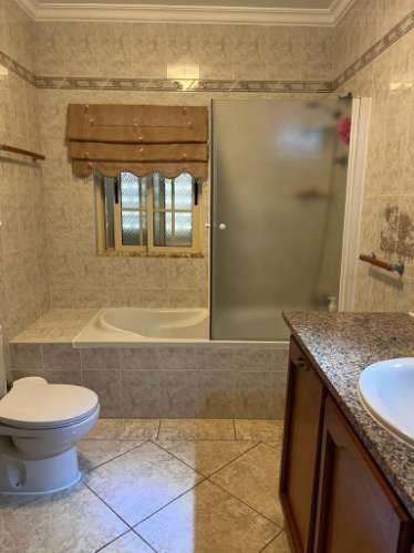 Excelente moradia isolada para rentabilizar em Albufeira, perto da praia