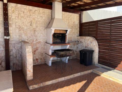 Excelente moradia isolada para rentabilizar em Albufeira, perto da praia