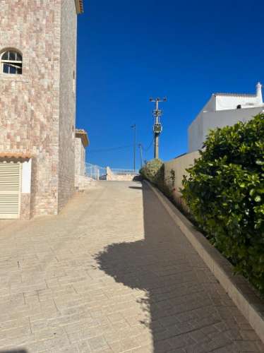 Excelente moradia isolada para rentabilizar em Albufeira, perto da praia