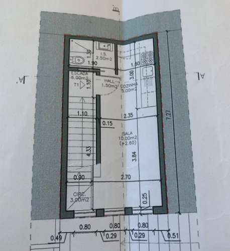 Prédio com Projeto em Campolide