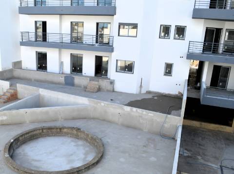 Apartamento T3 Novo com piscina, garagem e arrecadação em Olhão