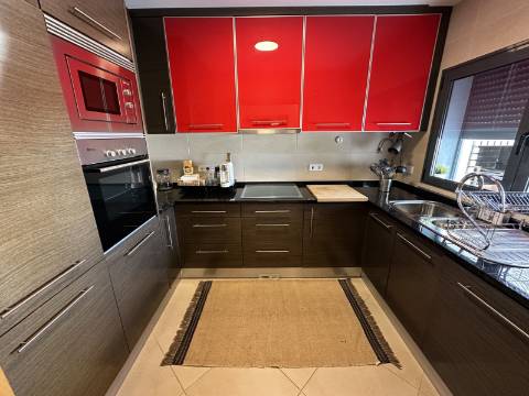 Moradia em banda T3+2 em Vilamoura em exelente estado de conservação e com piscina