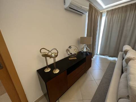 Moradia em banda T3+2 em Vilamoura em exelente estado de conservação e com piscina