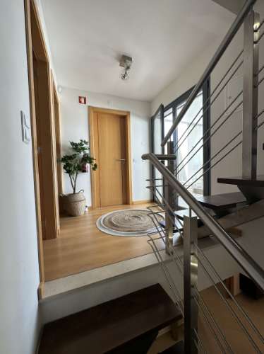 Moradia em banda T3+2 em Vilamoura em exelente estado de conservação e com piscina