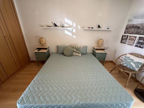 Moradia em banda T3+2 em Vilamoura em exelente estado de conservação e com piscina