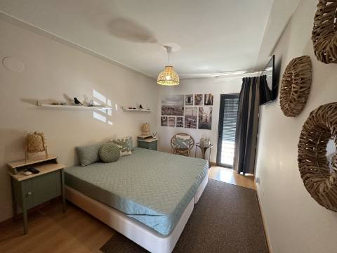 Moradia em banda T3+2 em Vilamoura em exelente estado de conservação e com piscina