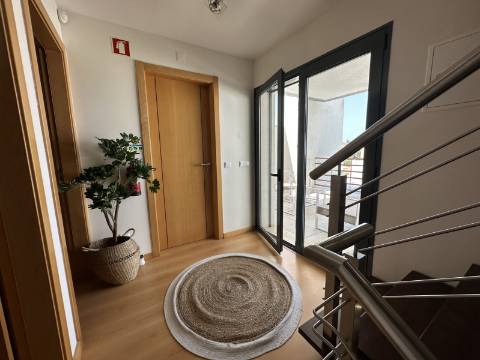 Moradia em banda T3+2 em Vilamoura em exelente estado de conservação e com piscina
