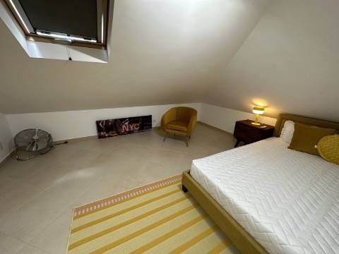 Moradia em banda T3+2 em Vilamoura em exelente estado de conservação e com piscina