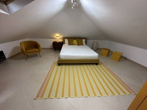 Moradia em banda T3+2 em Vilamoura em exelente estado de conservação e com piscina