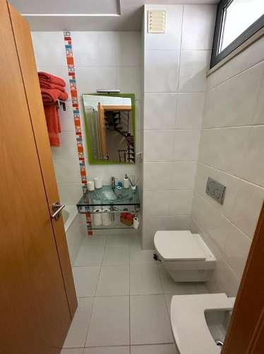 Moradia em banda T3+2 em Vilamoura em exelente estado de conservação e com piscina