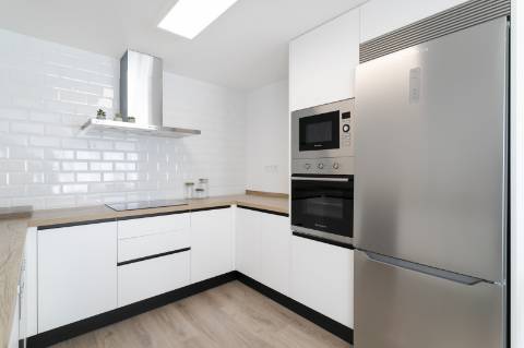 Apartamento T3 novo, junto da praia.