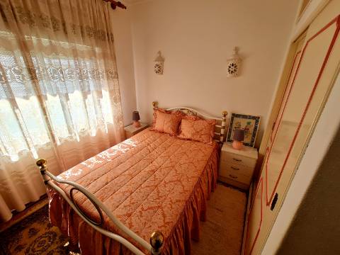 Moradia dividida em 3 Apartamentos perto da praia em Quarteira