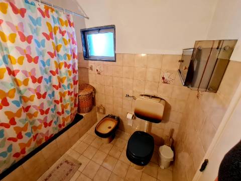 Moradia dividida em 3 Apartamentos perto da praia em Quarteira