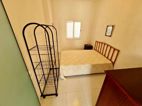 Moradia dividida em 3 Apartamentos perto da praia em Quarteira