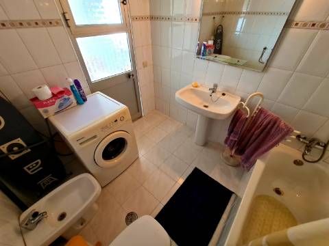 Moradia dividida em 3 Apartamentos perto da praia em Quarteira