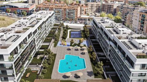 Apartamento T4 em construção, bem localizado.