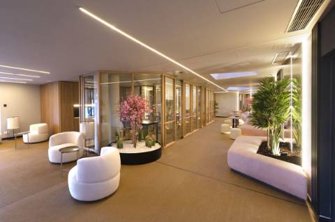 Apartamento T4 em construção, bem localizado.