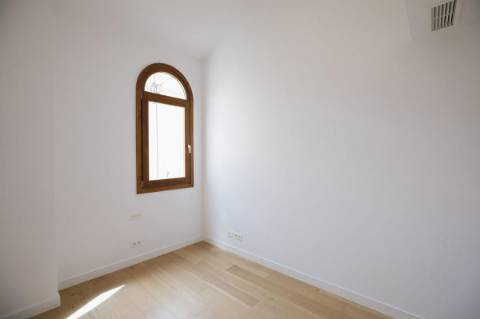 Moradia em banda T3 , perto da praia.