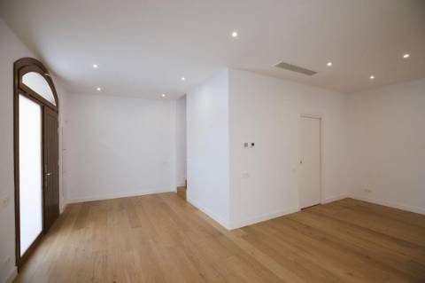 Moradia geminada T3 , perto da praia.