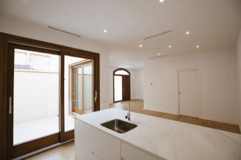 Moradia geminada T3 , perto da praia.