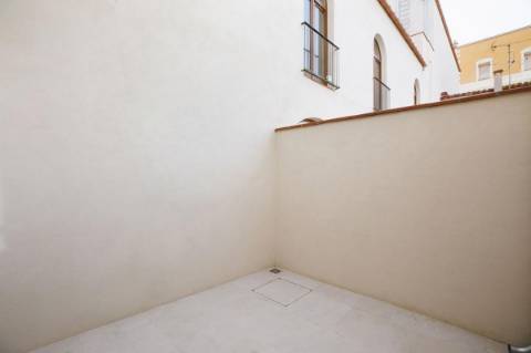 Moradia geminada T3 , perto da praia.