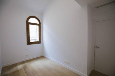 Moradia em banda T4 , perto da praia.