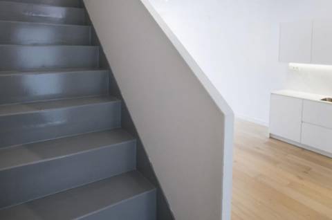 Moradia em banda T4 , perto da praia.