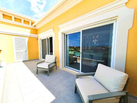 T2 Lagos com Segurança 24H Golf Piscina Ginásio Jacuzzi e Garagem