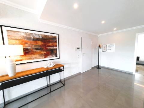 T2 Lagos com Segurança 24H Golf Piscina Ginásio Jacuzzi e Garagem