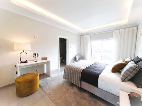 T2 Lagos com Segurança 24H Golf Piscina Ginásio Jacuzzi e Garagem