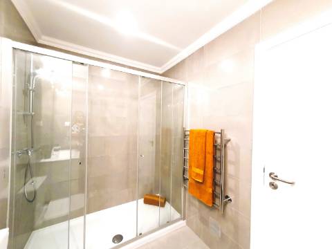 T2 Lagos com Segurança 24H Golf Piscina Ginásio Jacuzzi e Garagem