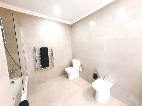 T2 Lagos com Segurança 24H Golf Piscina Ginásio Jacuzzi e Garagem