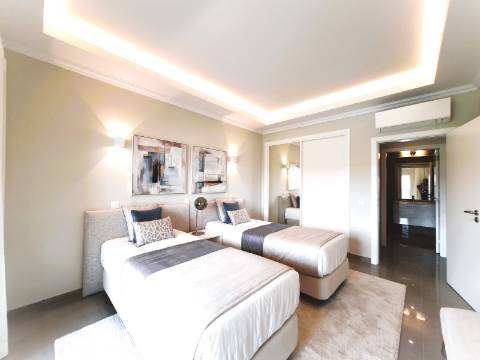 T2 Lagos com Segurança 24H Golf Piscina Ginásio Jacuzzi e Garagem