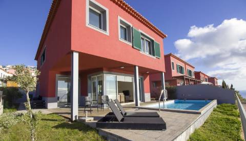 Moradia Geminada T3 com Piscina no Arco da Calheta - Madeira