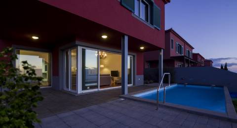 Moradia Geminada T3 com Piscina no Arco da Calheta - Madeira