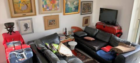 Belo apartamento com vista para o mar e vista para a rocha