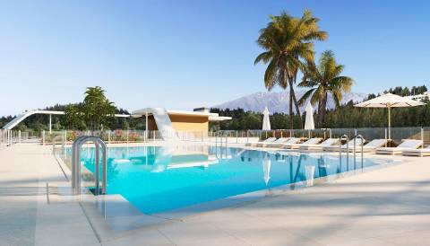 Moradia geminada T4, com parqueamento.