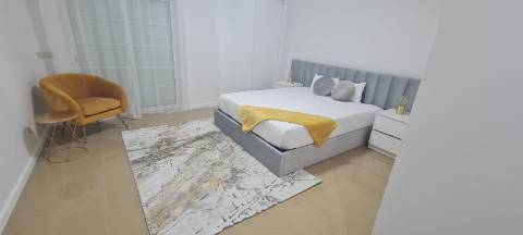 Moradia V2+1 em condomínio com Piscina em zona calma de Albufeira