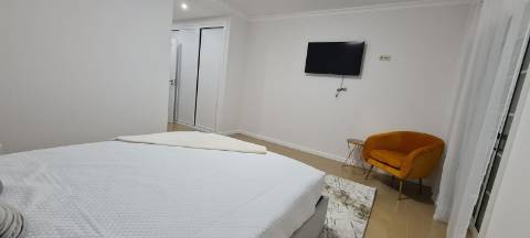 Moradia V2+1 em condomínio com Piscina em zona calma de Albufeira