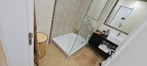 Moradia V2+1 em condomínio com Piscina em zona calma de Albufeira