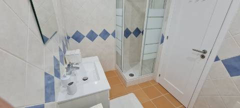 Moradia V2+1 em condomínio com Piscina em zona calma de Albufeira