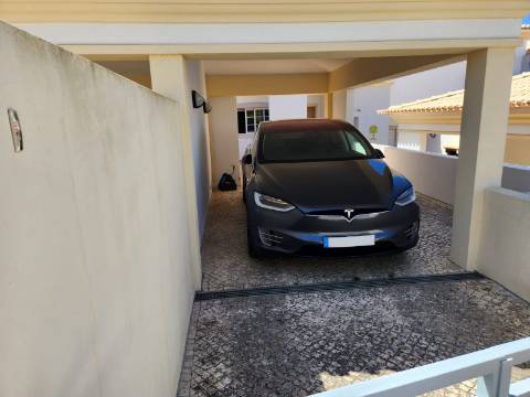 Moradia V2+1 em condomínio com Piscina em zona calma de Albufeira