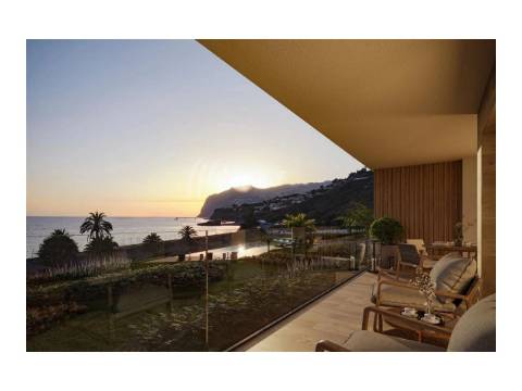 Apartamento T3 na Rua da Praia Formosa, São Martinho